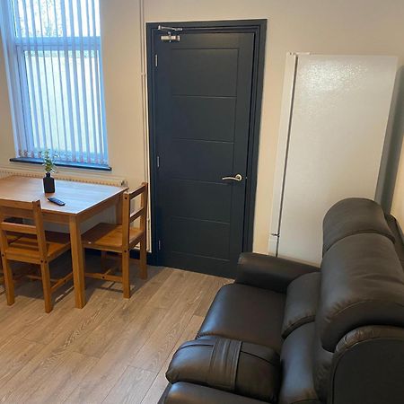 Houghton Guest House 2 Stoke-on-Trent Екстер'єр фото